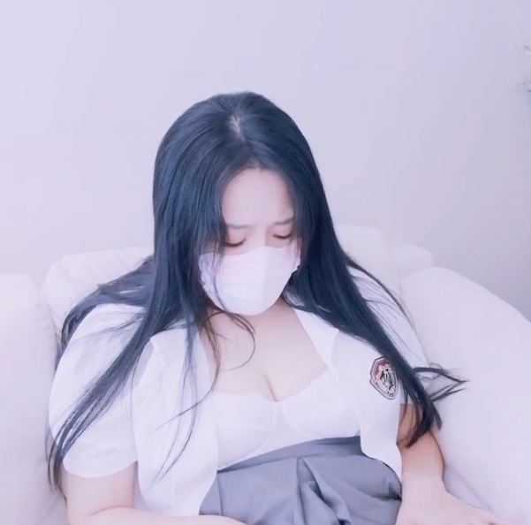 高冷女神樱桃空空：37个视频总41.7GB，百度ED2K热捧，粉丝收藏jdsy097