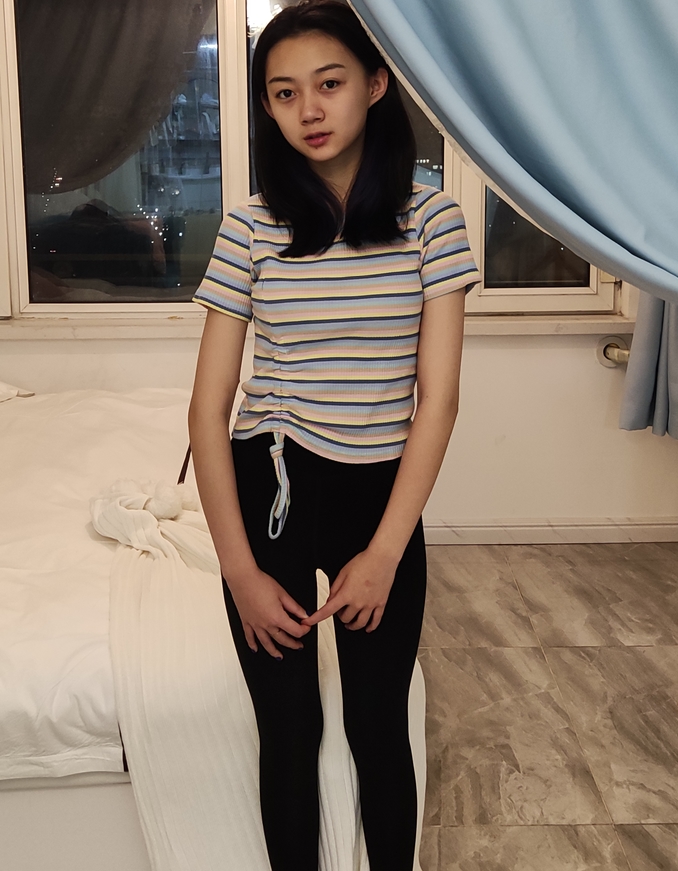 大学生刘兵约拍作品集：30张纯粹收藏照片视频展示