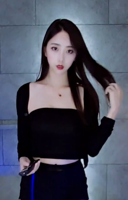 虎牙舞蹈直播甜美林软软最新合集902V143G，精彩表演尽在掌握