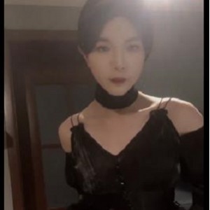 TS合集平台男孩身潼潼最新自拍18V2.4G，化妆服装多样