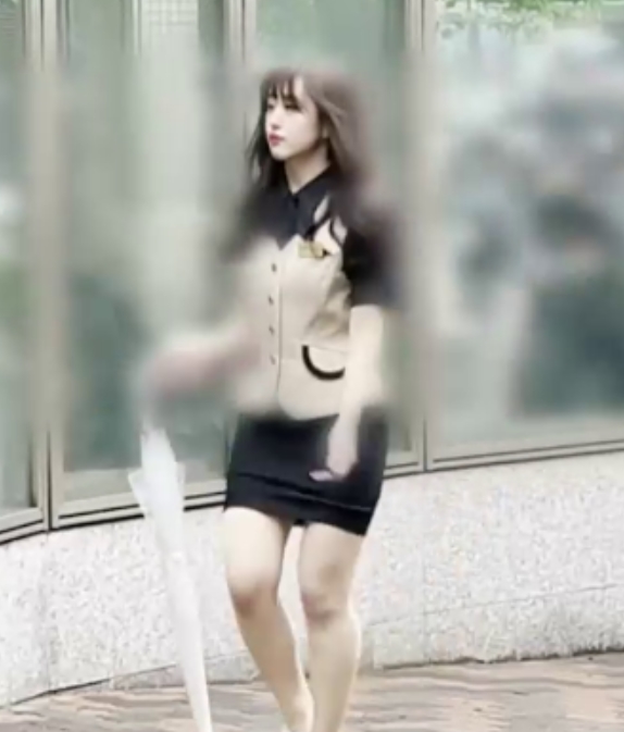 类型+平台+形容+名字+视频数量+大小:自行打包百度盘迷人少妇系列1V780M,尾随无屏障探秘