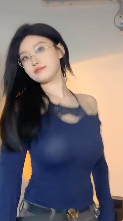 转载录屏精选大罩杯网红热舞合集124V7.55G，抖馒头舞与甩奶舞精彩纷呈