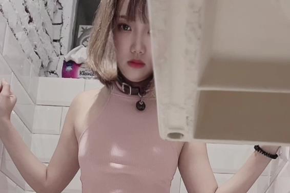 高价众筹推特露脸小M狗LUNA最新合集9V3.5G，户外自拍