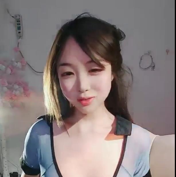 舞蹈秀自拍平台精彩道具懒羊羊大王最新合集2V1.9G，热门舞蹈，颜值身材俱佳