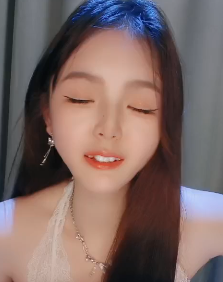 小馋猫9V顶配2G抖音尤物流汁收藏