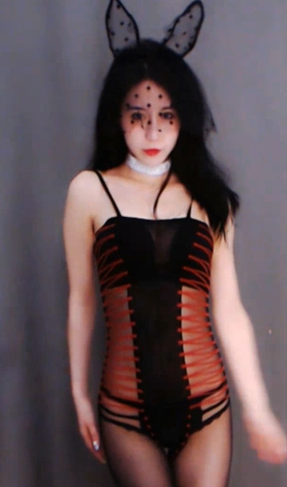 3.6G定制极致诱惑何成琳斗鱼27部合集