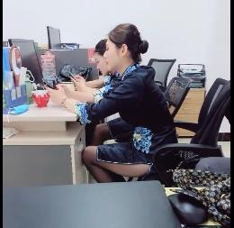 自拍佛山院子经理员工视频15部10G内部展示