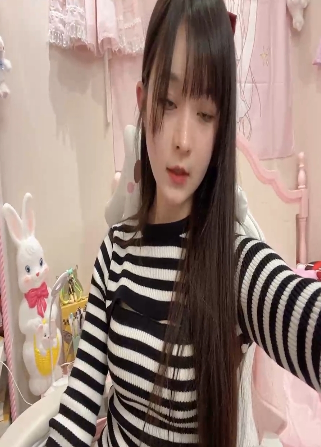 斗鱼蔡小熊会员福利合集56部13.3G浴室视角兔女郎突袭凸点