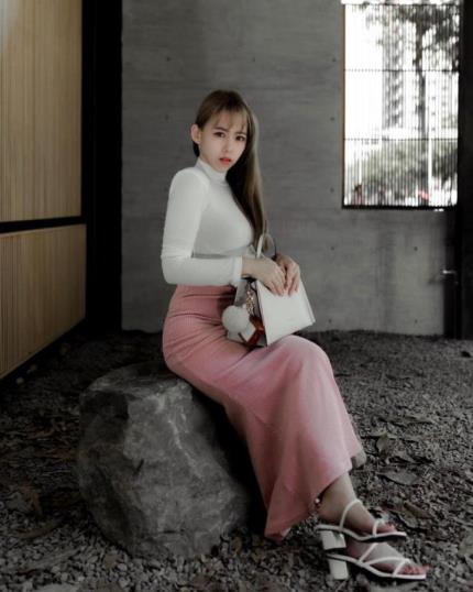 百度盘大罩杯胖臀老师nina合集57P129V20.3G，解压需改后缀为7z.001