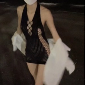 百度盘juju_swing–顶级骚萝小东西套子多人游福利姬合集22部22.6G，内容丰富