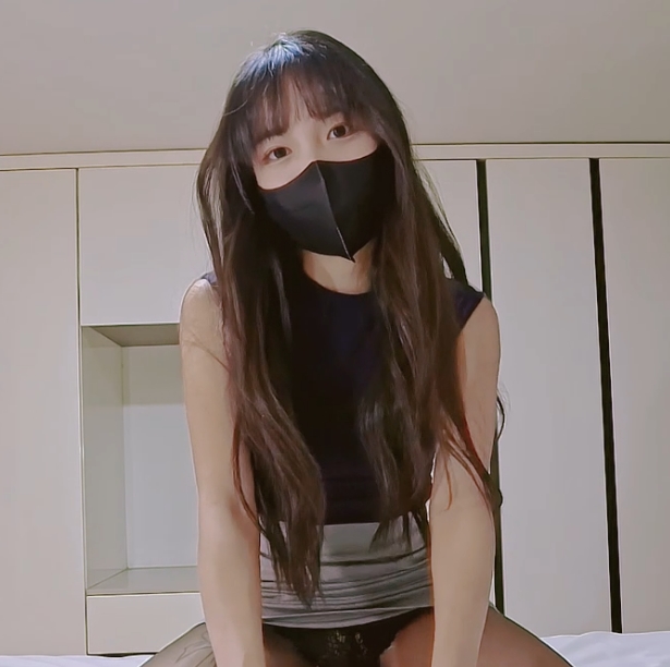 百度爱玩熊熊长腿优质福利姬视频合集15部21G，收藏503