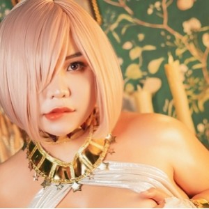 推特大码蜜桃queenie私房珍藏578P1.74G熟透了