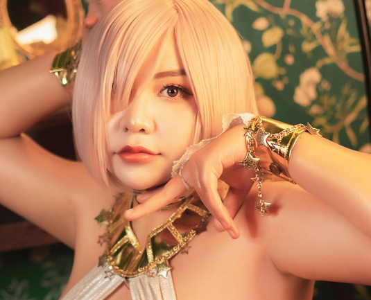 推特大码蜜桃queenie私房珍藏578P1.74G熟透了