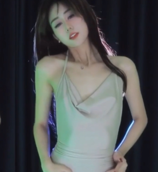 快手CC胡椒深夜合集117部14.5G动态展示