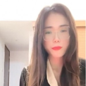 推特小甜甜超清视角震撼视频1V437MB苗条身材