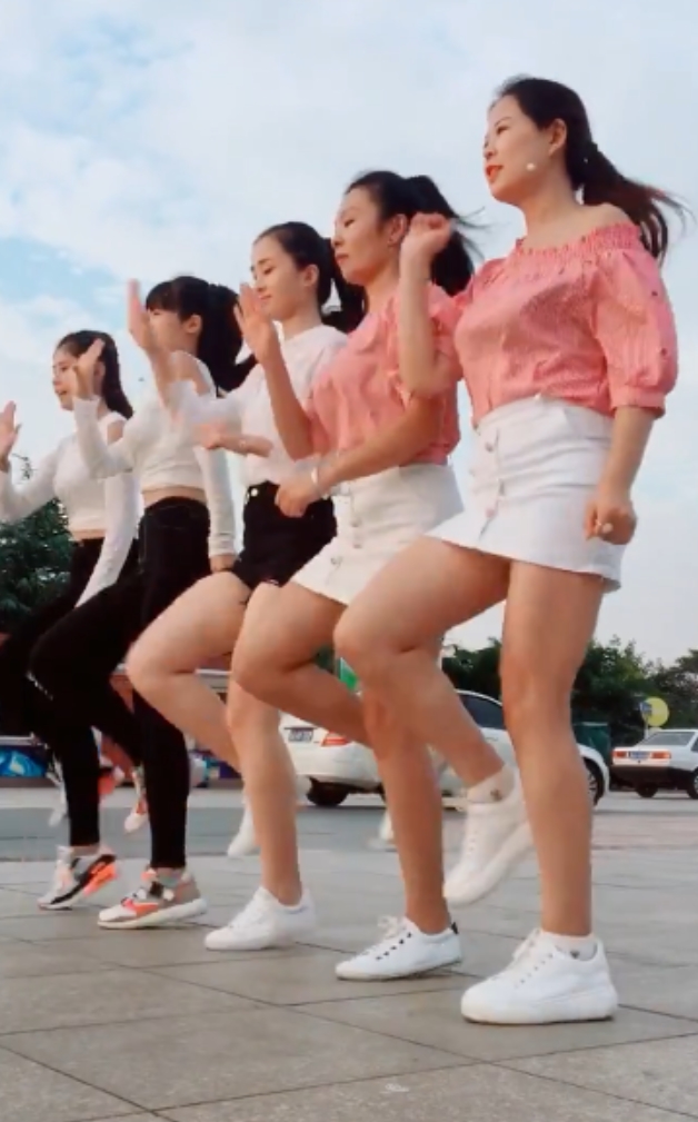 快手小君广场舞抖球舞合集642V5.14G奶大比巧抖馒头舞