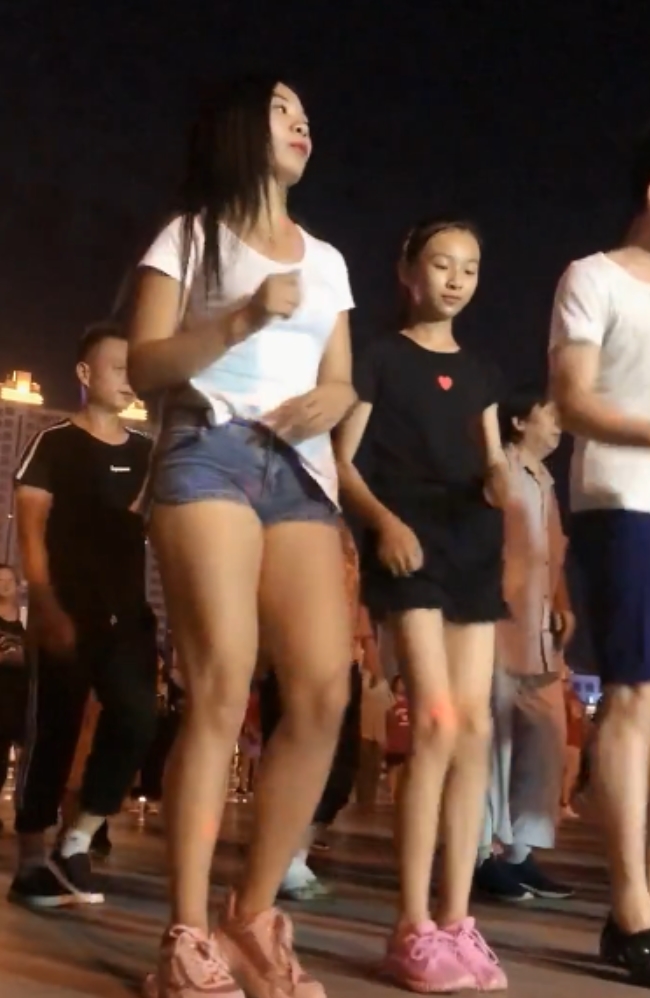 快手小君广场舞抖球舞合集642V5.14G奶大比巧抖馒头舞