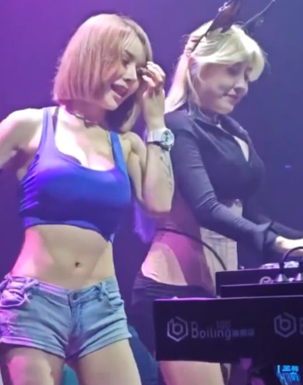 抖音李艳广场舞热舞1347部15.08G油光水滑