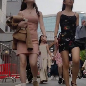 街拍KXCD抄底绝密展示20V1.8GB神仙视角