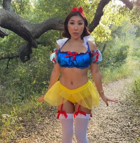 P站NicoleDoshi多人互动多视角800M劲爆