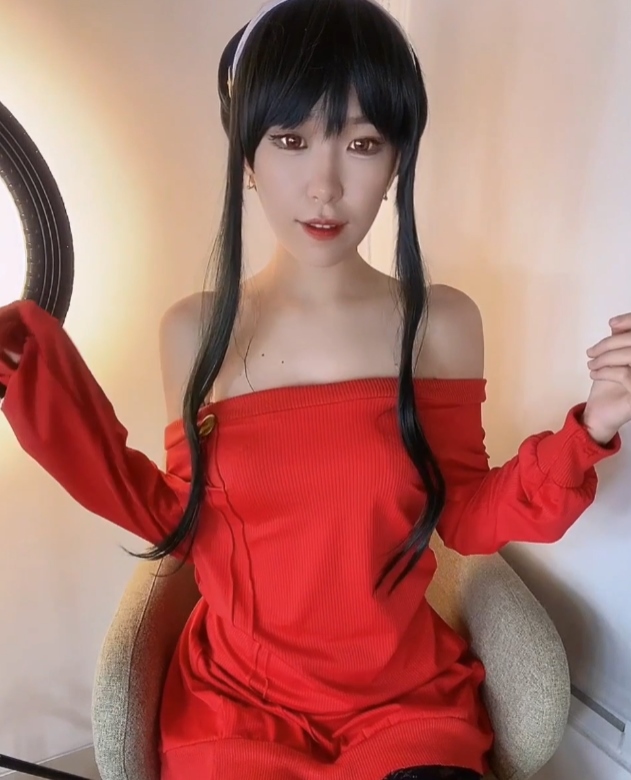 电报meriol_chan蜜桃作品60G火辣身材