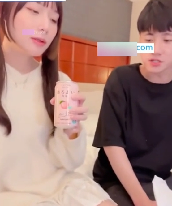 洪筱钧推特剧情长片1部917MB诱人