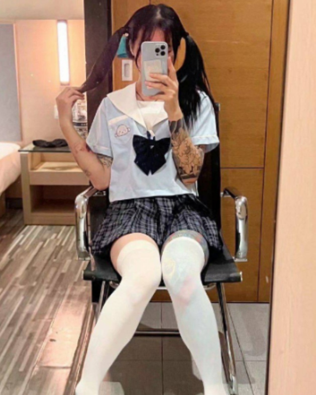 火辣青春反差婊曝光合集116部2.6G网盘资源
