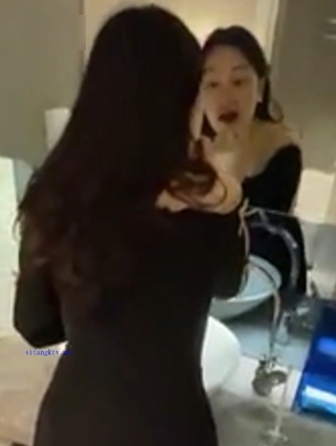 推特蓝阿姨熟女合集12部6.1G火辣