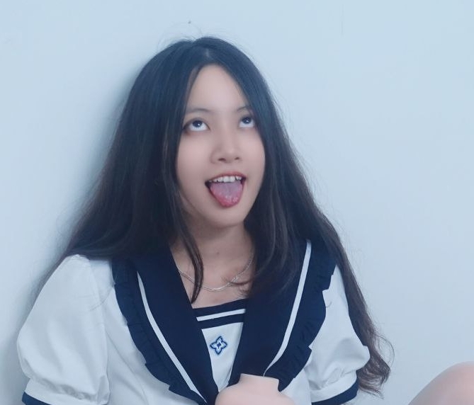 卡夫卡的小菜猫学生装24部2.1G推特展示