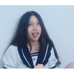 卡夫卡的小菜猫学生装24部2.1G推特展示