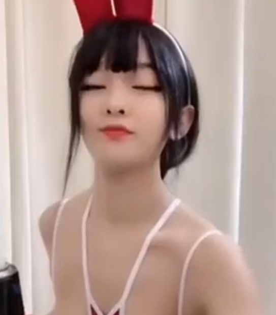 云盘舔舔酱10部自拍视频8.8G太诱人