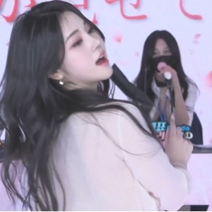 韩国女团脱衣84V热舞合集典藏205G全网首发字幕