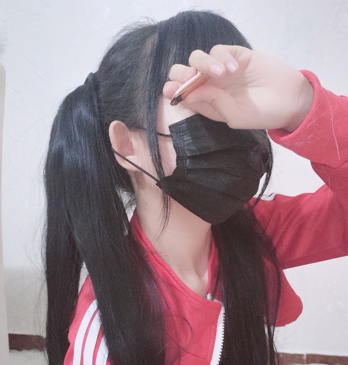 福利姬甜美小娇妾沈娇娇34套9.8g呐喊