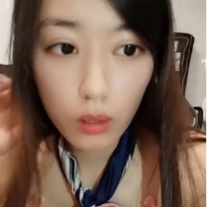 蜜桃睡不醒居家实拍25v19.8G绝品