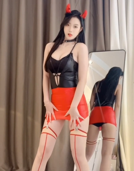 抖馒头圈圈吖定制舞合集88部21.7G蜜桃臀