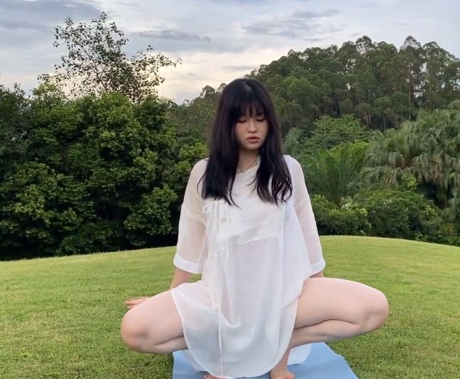 劲爆周奕亲瑜伽20部4.82G闪现瑜伽