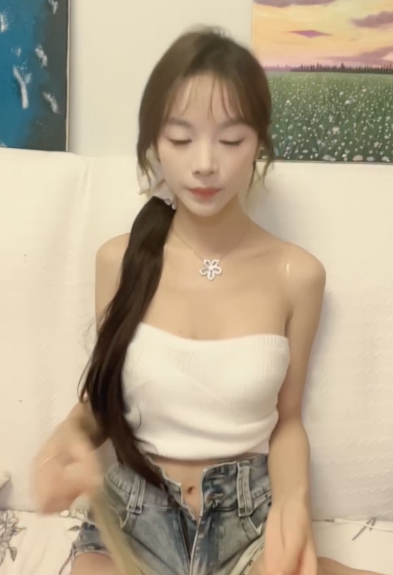 小熊宝宝彩色直播合集283V256G校园女神太顶了