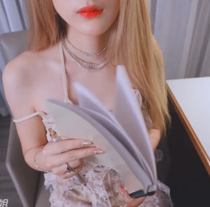 推特FortuneCuttie私密视频98部40.5G珍藏版