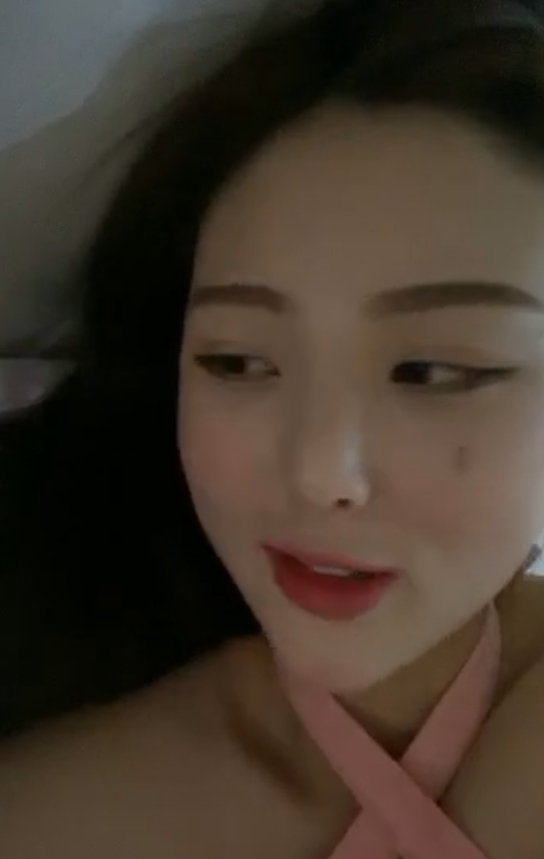 子语吖44部私房展示21.9G推特福利