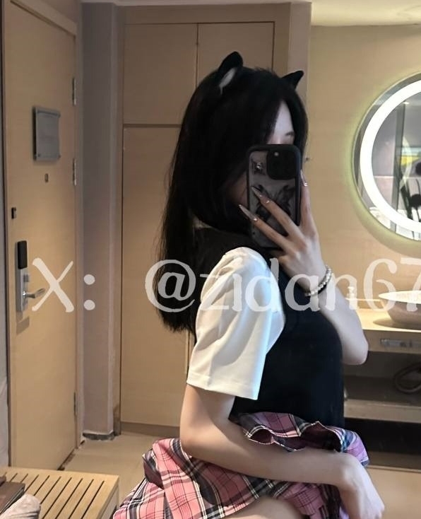 抖音紫蛋反差女神16部2.8G太火辣