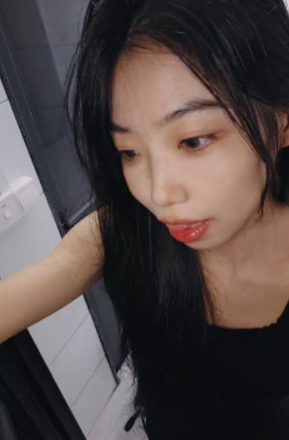 推特大长腿小狗湿身合集135部136G超火辣