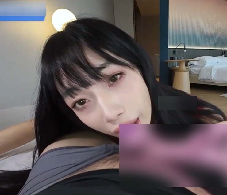 王雯新红裙TS私房1.4G推特反差小千金蜜桃臀超顶