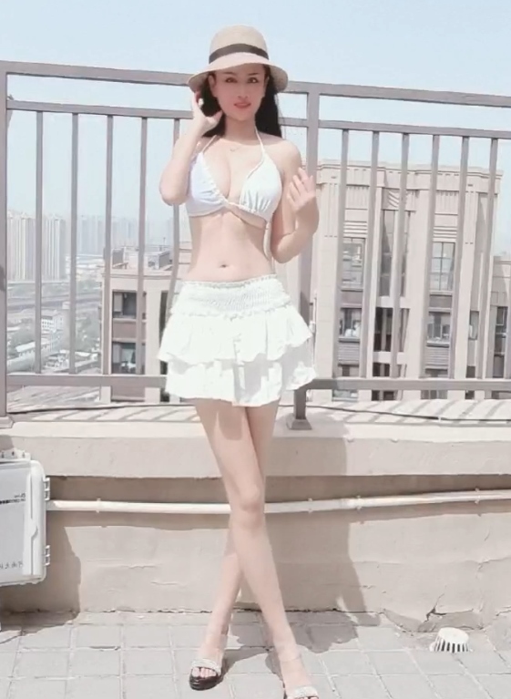 抖音43岁大娘道具放飞24V合集504.7MB熟女天花板