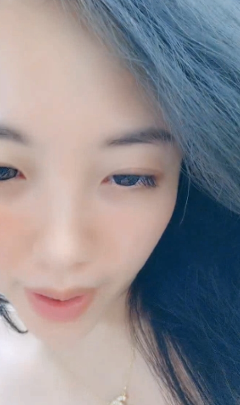 小飘飘直播妩媚表演1v500M火辣