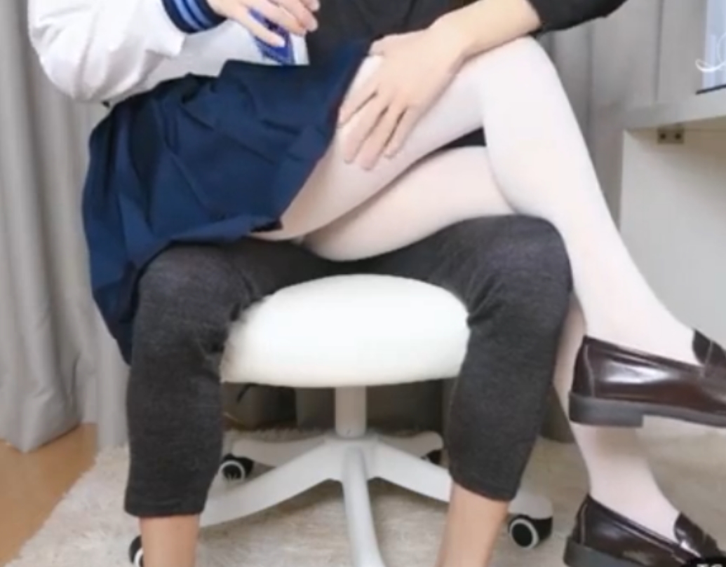 317mb铃木美咲原神cos足艺博主4v好顶