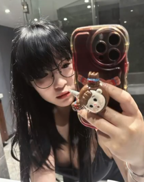 超对味独家泄密109弹反差少妇展示4.4G