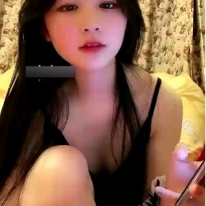 18岁嫩妮妮自拍31V合集13G度盘粉嫩得让二弟抬头